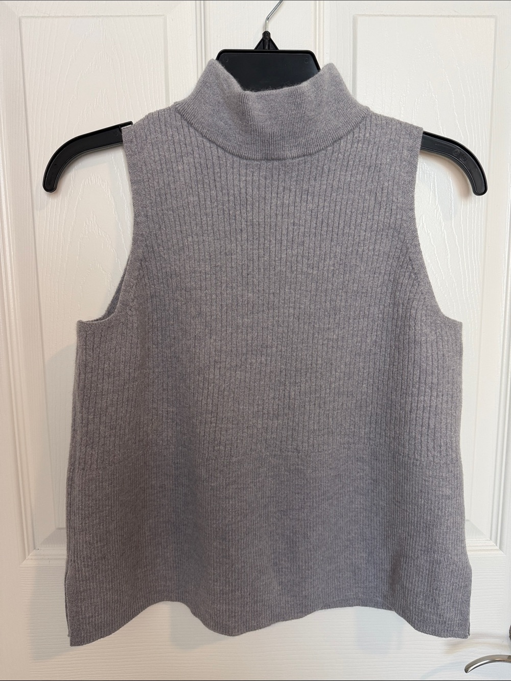 H Halston 100% Extra Fine Merino Wool Mock Neck Ribbed Sweater Vest Gray XL